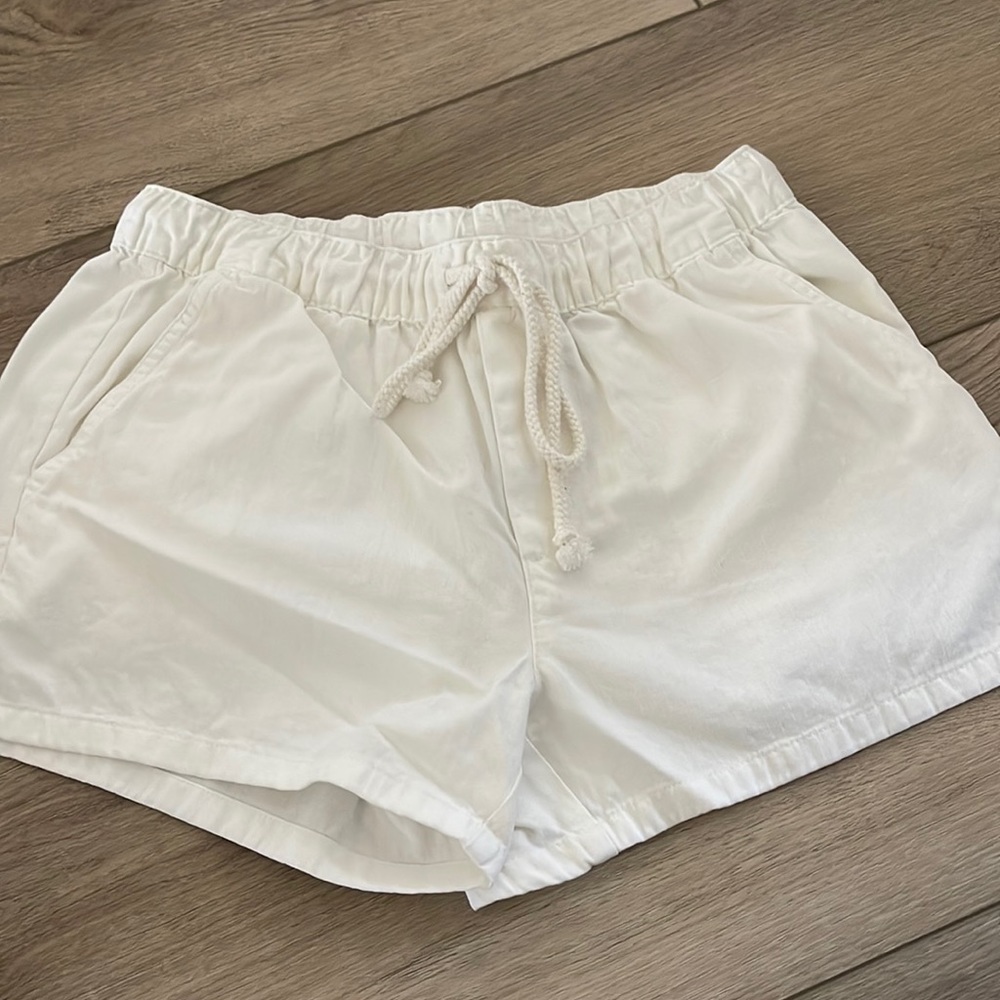 Aerie white shorts